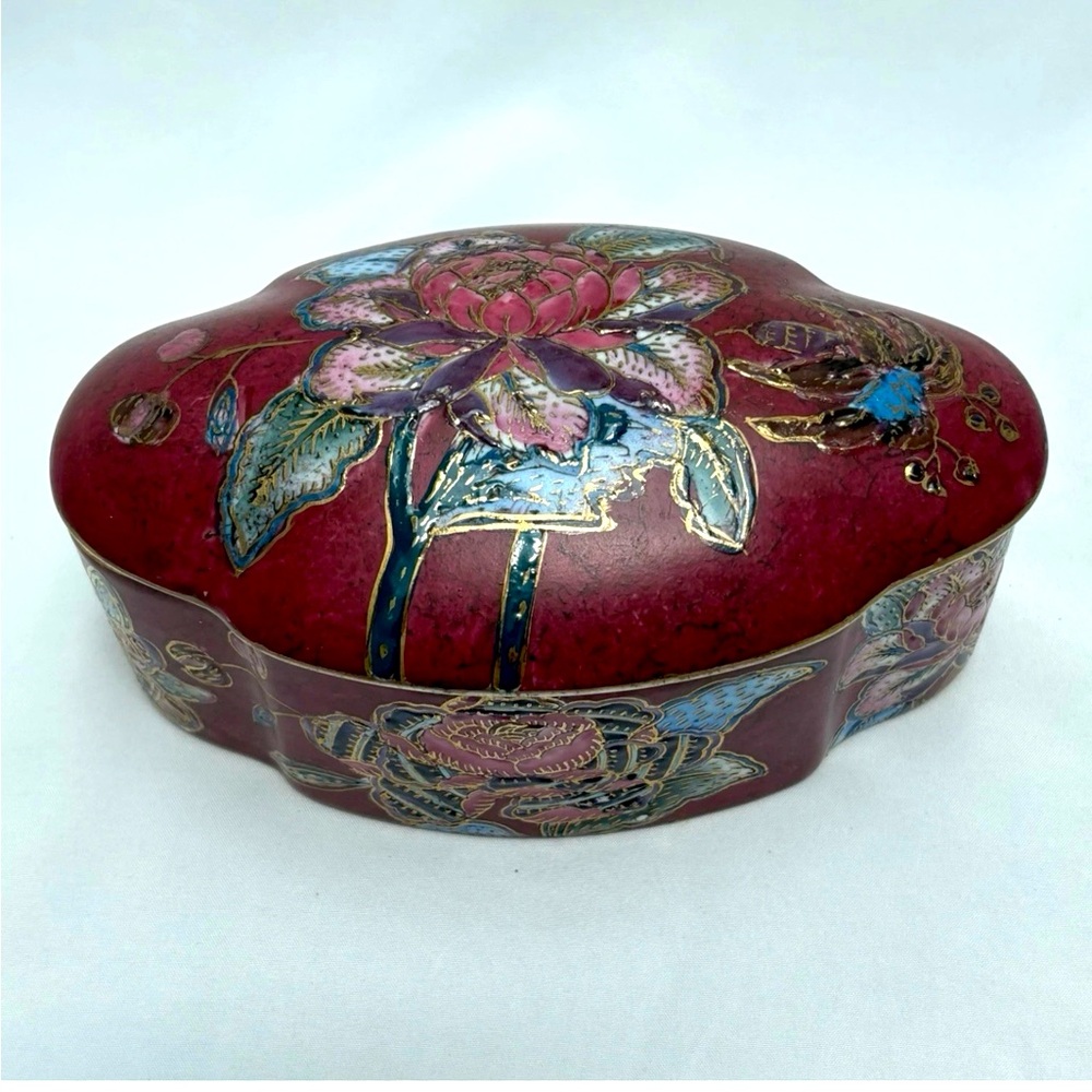 Vintage JCPenney Hand Painted Water Lily Leaves Porcelain Trinket Box